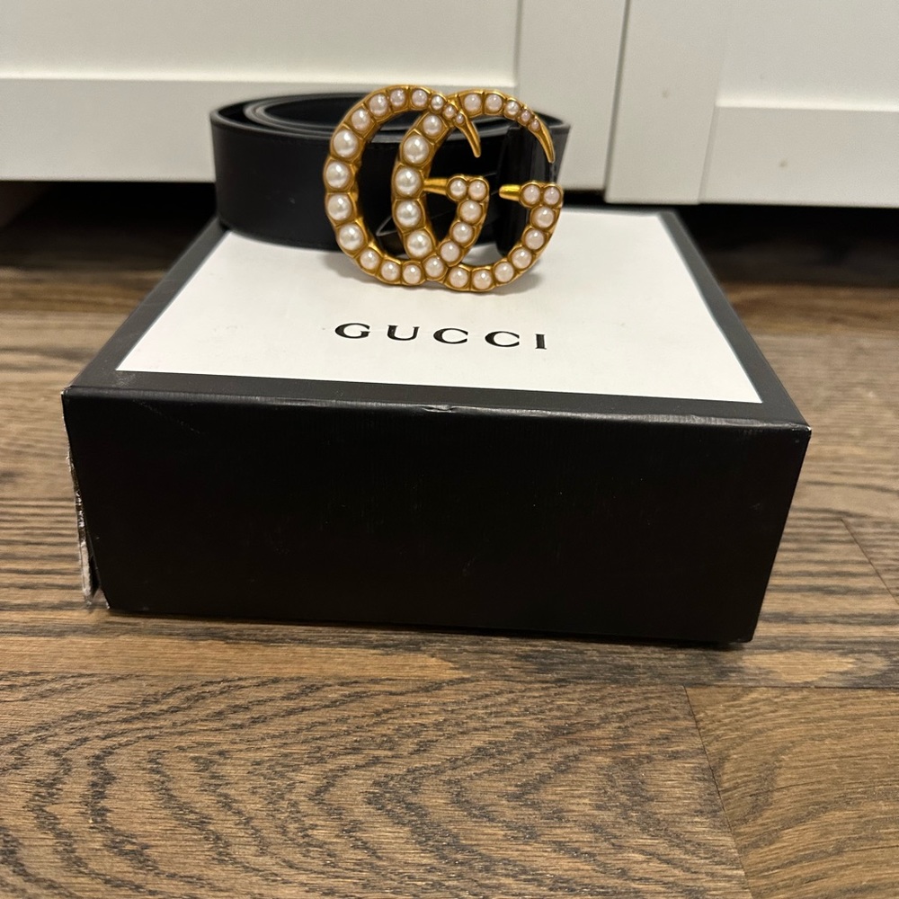 LEATHER BELT WITH PEARL DOUBLE G